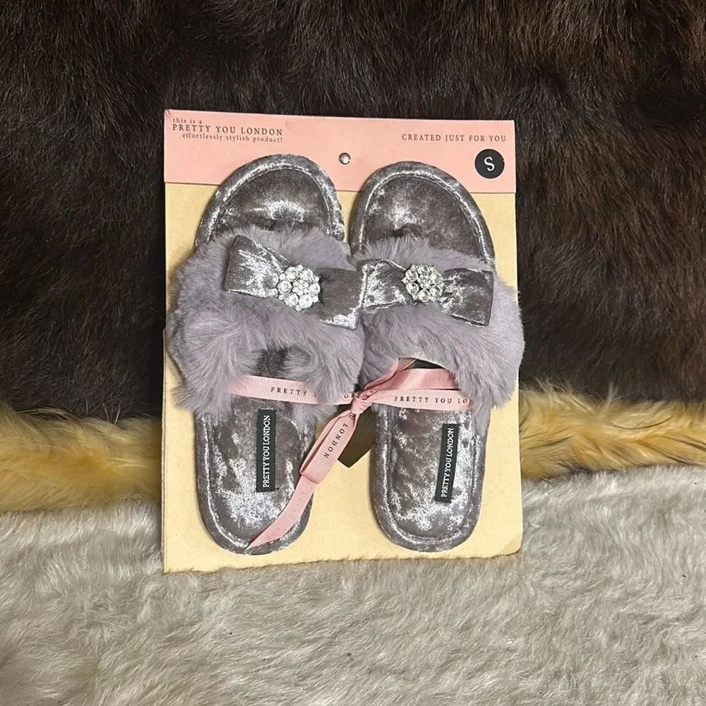 Pretty You London slippers S/5-6 (5475) NWT